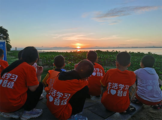 感慨海上日出，留下美好记忆——快乐学习动力营厦门站结束啦