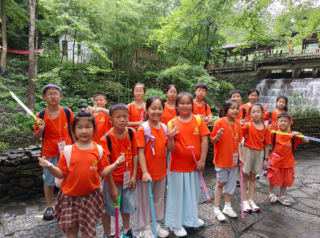 晋级托管学堂:警惕 “隐形霸凌”!它披着玩笑的外衣,却在摧毁孩子的自信 晋级托管学堂:警惕 “隐形霸凌”!它披着玩笑的外衣,却在摧毁孩子的自信