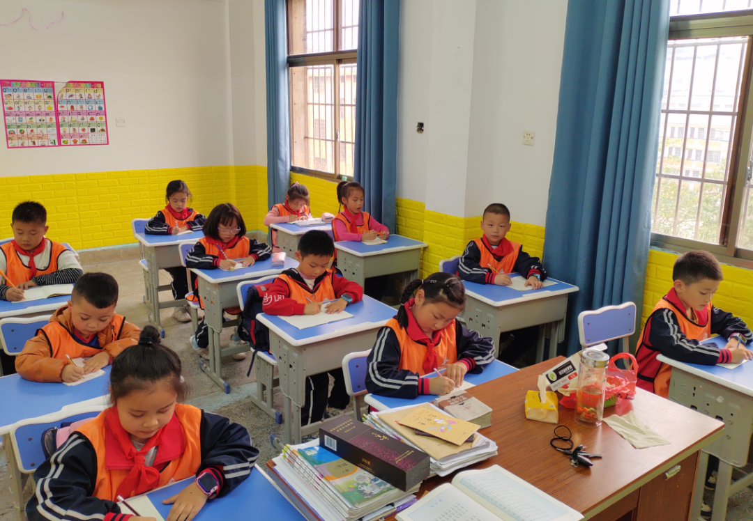 托管作业纪律差?5步搞定 “坐不住”,孩子写得快还认真 托管作业纪律差?5步搞定 “坐不住”,孩子写得快还认真