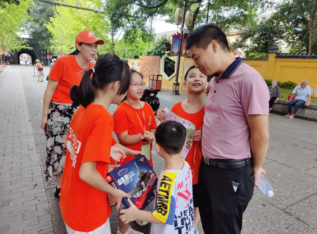 托管机构低成本获客双法宝:社区低价体验+免费讲座,转化率翻倍 托管机构低成本获客双法宝:社区低价体验+免费讲座,转化率翻倍