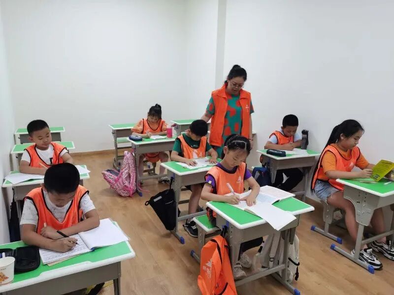 8个托管专属专注力小游戏！零道具、2-5分钟落地，专治低年级走神磨蹭